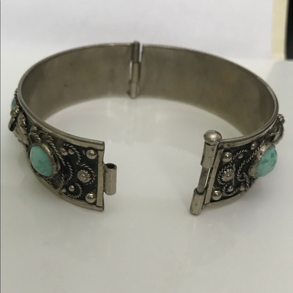 ❌SOLD❌ Antique Pin Hinged Bangle Bracelet - Picture 3 of 8